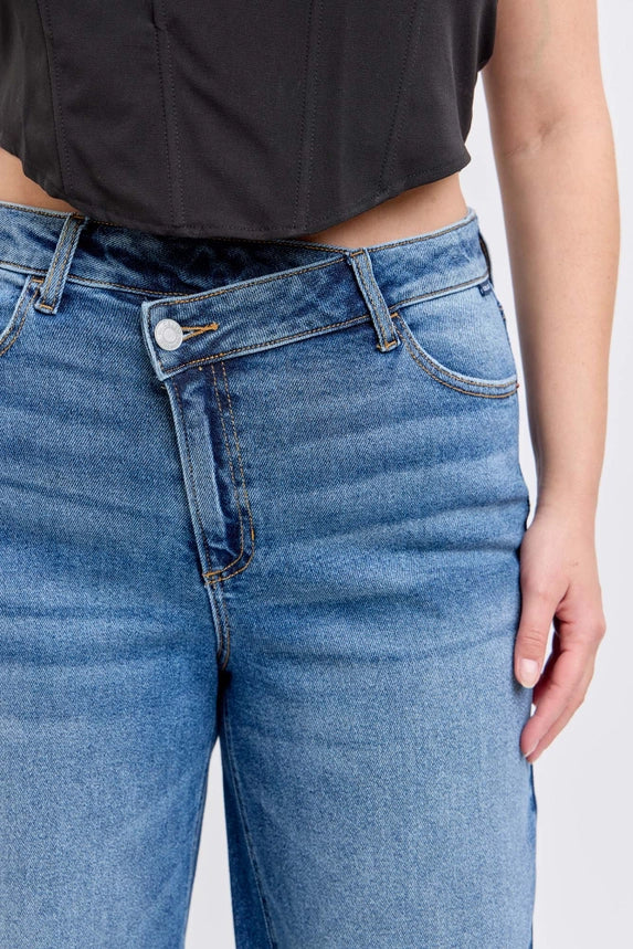 Cello Repositioned Low Rise Wide Leg Jeans